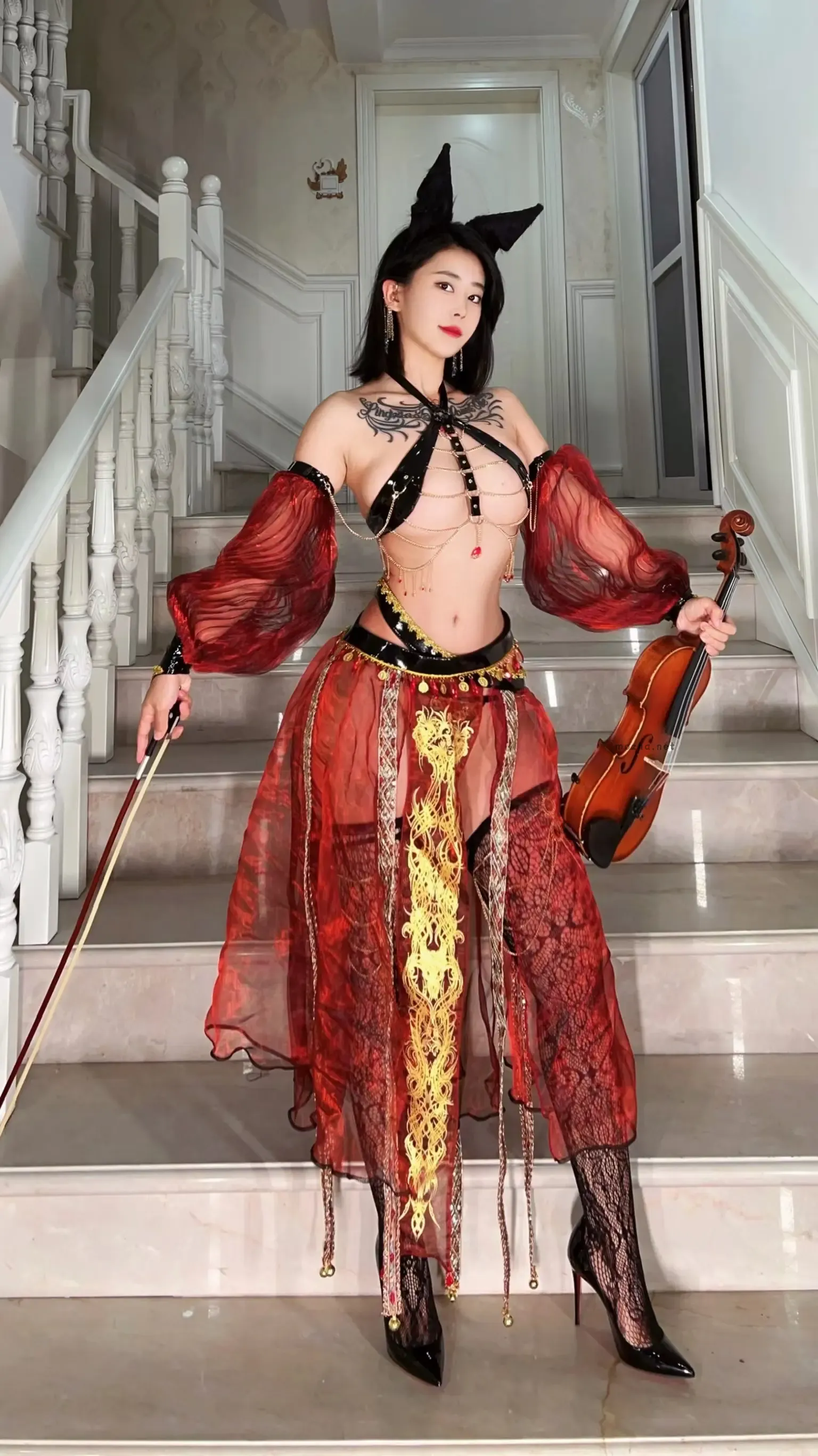 张老师 – 性感小提琴 【15P】